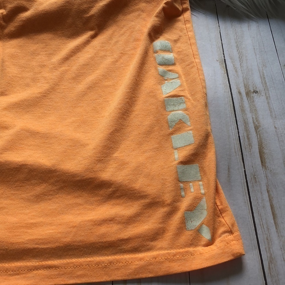 Oakley for Buckle tee size S EUC - Picture 6 of 9